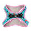 Pettorina step-in per cani FuzzYard Hey Suckers! traspirante e riflettente