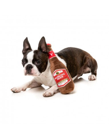 Peluche per cani FuzzYard Barking Beer a forma di bottiglia di birra