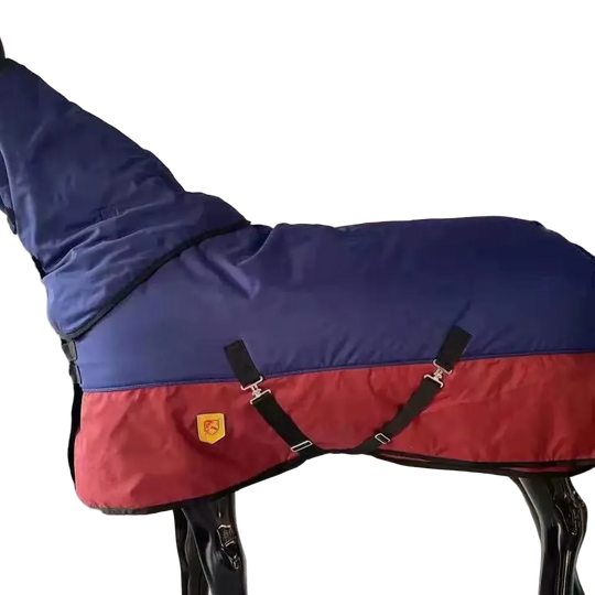 Manta de invierno impermeable con cuello para caballo, azul marino y rojo, vista lateral
