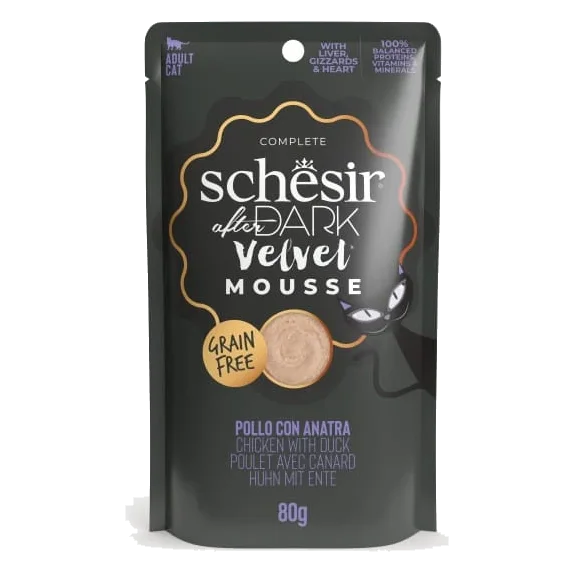 Cibo umido per gatti Schesir After Dark Velvet pollo con anatra, busta 80 g