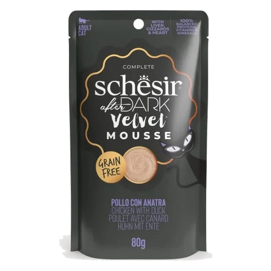Cibo umido per gatti Schesir After Dark Velvet pollo con anatra, busta 80 g